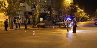 Sokak ortasında silahla defalarca ateş edildi, polis şüphelilerin peşine düştü