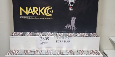 Adana'da 16 yaşındaki şüpheli 2 bin 809 adet uyuşturucu hapla yakalandı