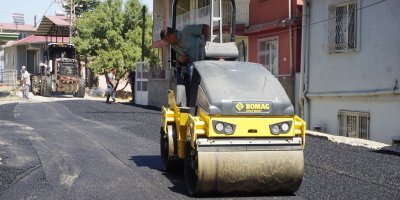 Pozantı’da, 21 mahallenin tüm sokaklarında asfalt çalışması yapılıyor