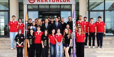 Rektör Sözen, Teknofest finalistlerini kabul etti   