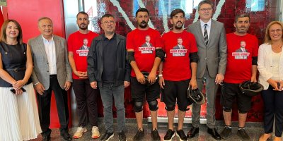 Kadir Aydar ve Tutuklu Başkanlar İçin Yola Çıkan “Özgürlük Pedalları” CHP Genel Merkez’de