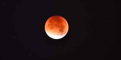 Kozan'da "Kanlı Ay" tutulması  