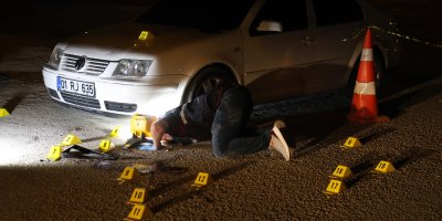 Düğün salonu önünde vurulan genç hayatını kaybetti