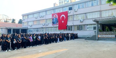 İsmet İnönü Kız Meslek Lisesi'nde yeni eğitim yılına coşkulu başlangıç