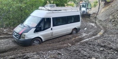 Şiddetli yağış nedeniyle kapanan yollar açıldı