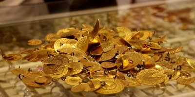 Sahte ve ayarı düşük altınlar arttı, darphane dışı ürün satışı yasaklandı