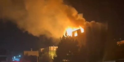 3 katlı ev alevlere teslim oldu