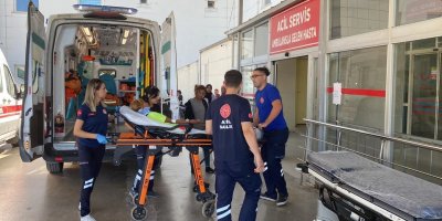 Kozan’da minibüs kazası: 2 kişi yaralandı