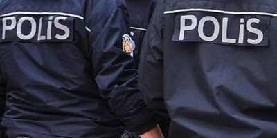 Ak Parti İl Binası önünde eylem yapan kadına müdahale eden 3 polis görevden uzaklaştırıldı!