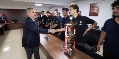 İHA yarışmasında Türkiye Şampiyonu olan gençler, tebrik edildi