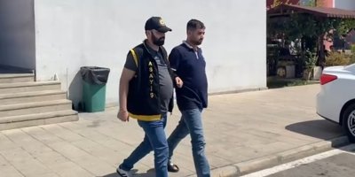 Sahte polisler 'Banka soygunu' yalanıyla yaşlı adamı dolandırdı