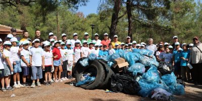 Öğrencilerden 'Yeşil Vatan' için anlamlı çalışma: Torba torba çöp topladılar