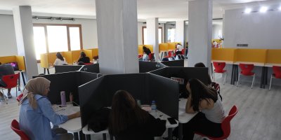 Öğrencilere ücretsiz eğitim ve kütüphane desteği