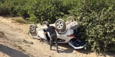 Kontrolden çıkan cip, narenciye bahçesine uçtu