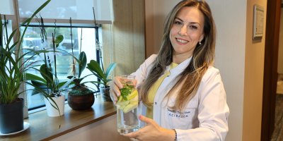 Su ihtiyacını asitli içeceklerden karşılamak sindirim sorunlarına yol açıyor