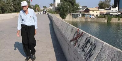 16 asırlık tarihe saygısızlık: Roma döneminden kalma köprüyü karalama tahtasına çevirdiler