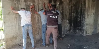 Adana’da narkotik polisleri görevde