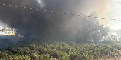 Geri dönüşüm fabrikasındaki yangına havadan da müdahale başladı