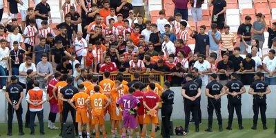 Adanaspor taraftarı oyunculara sahip çıktı! ''Sigortanız yok! ailenizle konuşun maçlara çıkmayın''