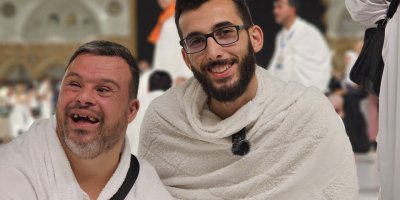 Down sendromlu Savaş’ın umre hayali gerçek oldu