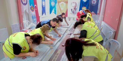 Adana'da çocuklara model uçak ve robotik kodlama kursu