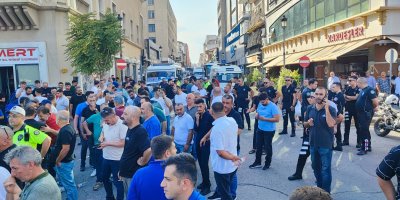 Adana'da dolmuş şoförlerinden eylem: Trafik kilitlendi