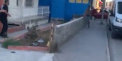 Bıçaklandıktan sonra duvardan atlayıp kaçmaya çalıştı: O anlar kameraya yansıdı