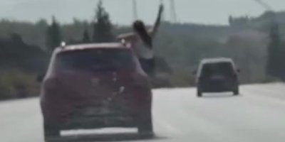 Otoyolda seyir halindeki cipte tehlikeli yolculuk