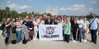 Tarihi Taşköprü’de sprey boya temizliği