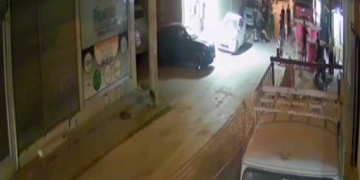 İki grup arasında kavga çıktı, o anlar kameraya yansıdı