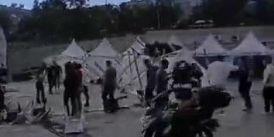 Kuvvetli rüzgar 'Kariyer Fuarı' çadırlarını uçurdu   