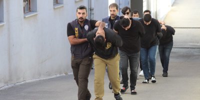 Otomobil ilanıyla 1 milyon liralık dolandırıcılık: 6 kişi tutuklandı!