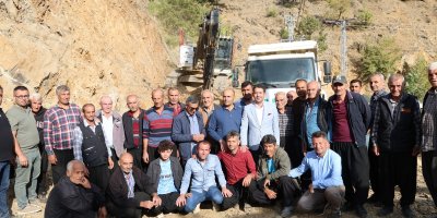 Feke'de üreticilerin kış öncesi zorlu yol sorunu çözüldü: Mahallede büyük sevinç yaşandı