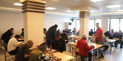 Yüreğir Belediyesi'nin, kent lokantası ilgi görüyor