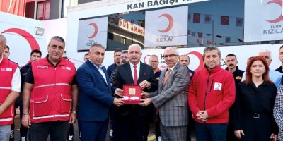 Adana İtfaiyesi, Kızılay’a kan bağışı desteği verdi