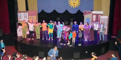 Seyhan Belediyesi’nden, çocuklara renkli tiyatro prömiyeri