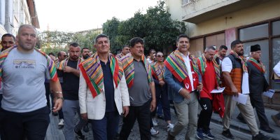 İsmet Atlı Karakucak Güreşleri, şampiyonlar kortejiyle başladı