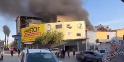 Tekstil malzemesi satan iş yerinde çıkan yangın söndürüldü