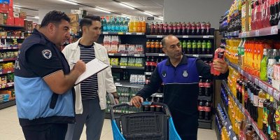 Karataş’ta, marketlere zabıta denetimi