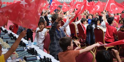 Cumhuriyet coşkusu, satranç tahtasında