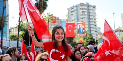 Adana'da Cumhuriyet'in 102. yılı coşkuyla kutlandı