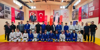 Adana’da genç Judocular, şampiyonluk için ter döktü
