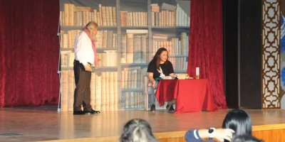 Adana’da sosyal farkındalık oyunu: ‘Pembe Aslında Siyahtır’ izleyiciyle buluştu