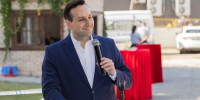 Gazioğlu’ndan Bienal'e davet!