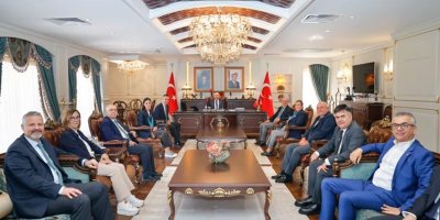 Vali Köşger, "Seyhan Rotary Kulübü Heyeti"ni makamında ağırladı