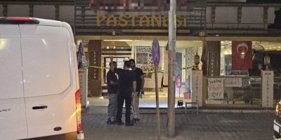 Pimi çekilmemiş el bombası atılan pastaneye yeniden saldırı yapıldı