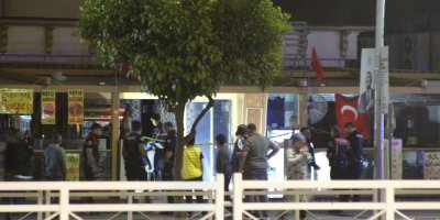 Kendisinden para isteyen akrabasını vurdu