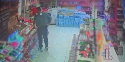 Kasada duran cep telefonunu çaldı