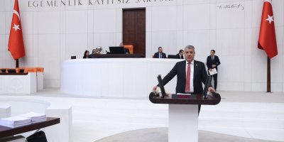 Ayhan Barut: “Atatürk Türkiye’dir, Türkiye Atatürk’tür!”