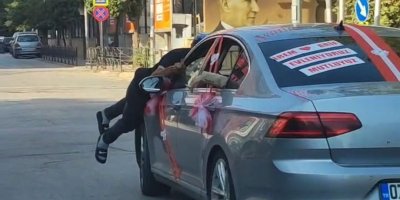 Gelin aracının önünü kesti, 50 TL aldı, beğenmedi